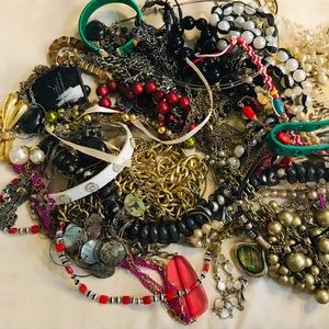 Random wearable & junk jewelry bulk lot